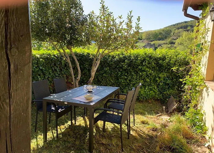 La Atalaya De Araguas * Araguás del Solano